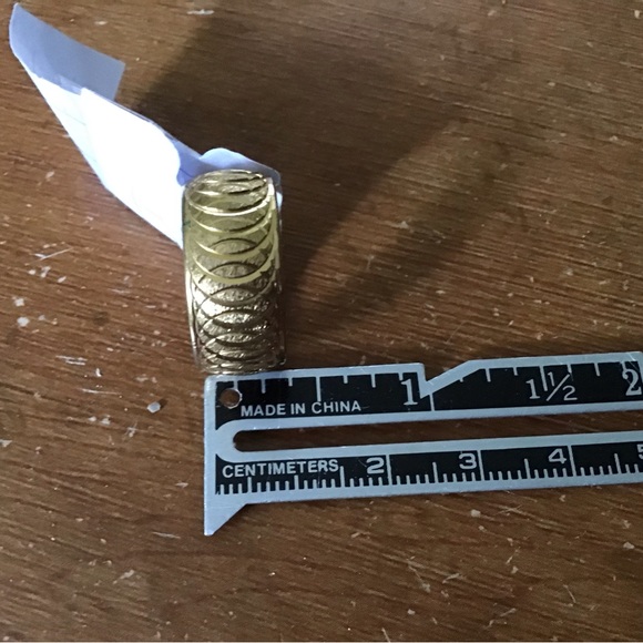 Men’s Band Ring Sz. 8.25 - Picture 2 of 4